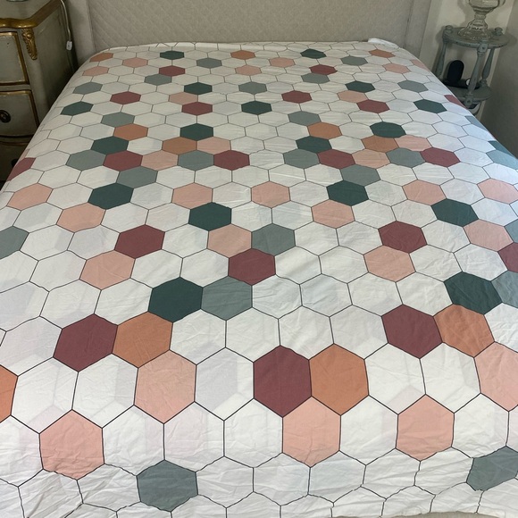 IKEA Multicolor Hexagon Duvet Cover Queen w/pillow case - Picture 1 of 9